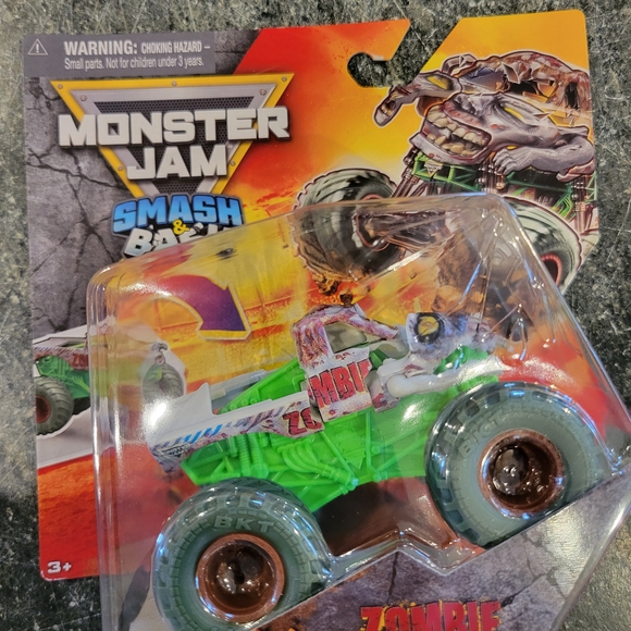 Monster Jam Series 2 Smash & Bash - Picture 4 of 4